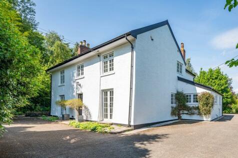 5 bedroom detached house for sale