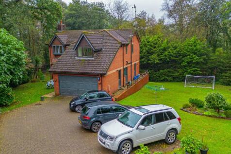 5 bedroom detached house for sale