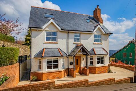 Mountain Road, Bedwas CF83 4 bed detached house for sale
