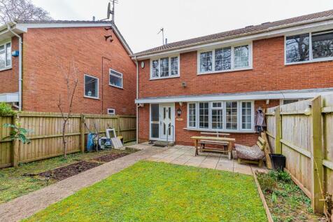 4 bedroom semi-detached house for sale