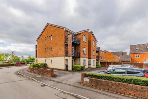 1 bedroom ground floor flat for sale