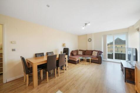 Station Road, Borehamwood WD6 2 bed apartment for sale