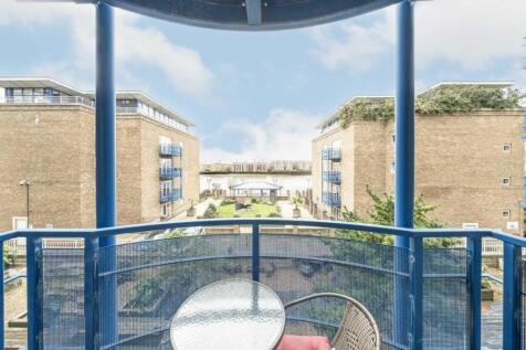 Jardine Road, London E1W 2 bed flat for sale