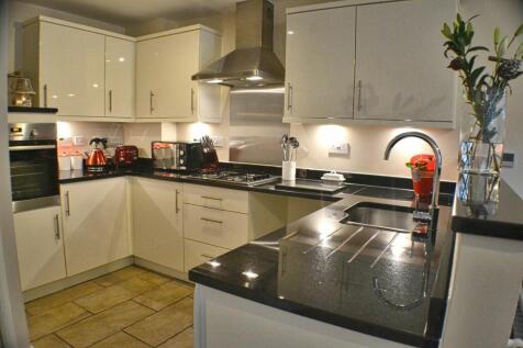 4 bedroom town house for sale