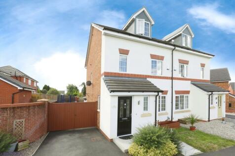 4 bedroom semi-detached house for sale