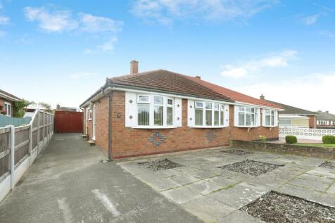 2 bedroom semi-detached bungalow for sale