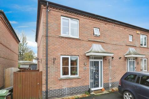 3 bedroom semi-detached house for sale