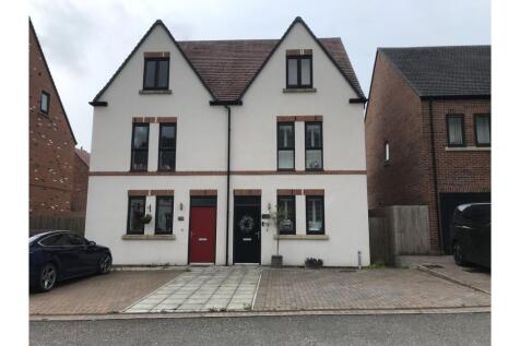 3 bedroom semi-detached house for sale