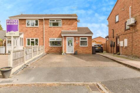 3 bedroom semi-detached house for sale