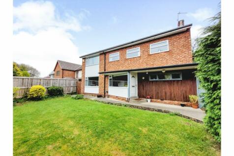 4 bedroom detached house for sale