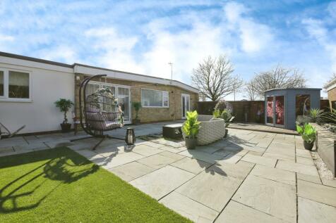 3 bedroom semi-detached bungalow for sale