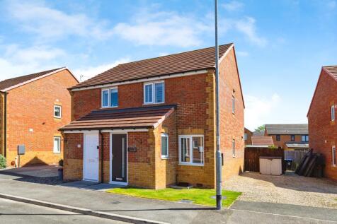 2 bedroom semi-detached house for sale
