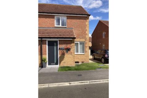 2 bedroom semi-detached house for sale