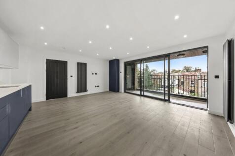 Clinton Road, Forest Gate, E7 3 bed apartment for sale