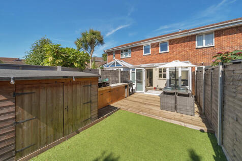 Myrtle Close, Gosport PO13 2 bed terraced house for sale