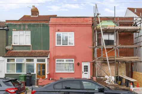 4 bedroom terraced house for sale