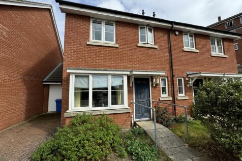 3 bedroom semi-detached house for sale