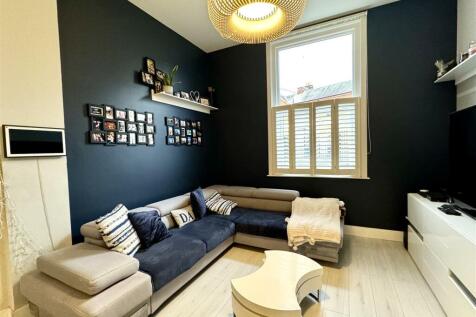 2 bedroom maisonette for sale