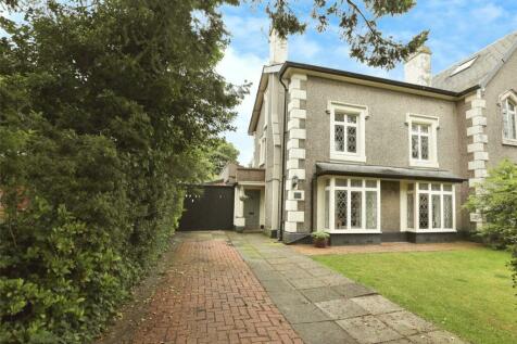 4 bedroom semi-detached house for sale