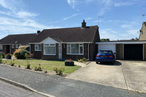 2 bedroom detached bungalow for sale