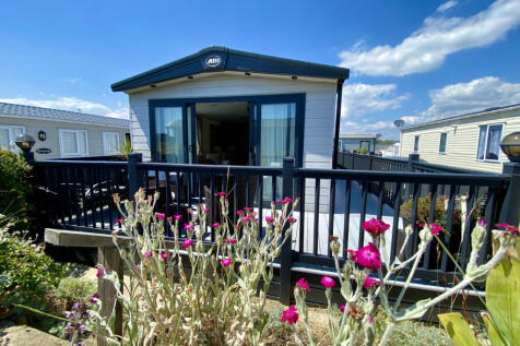 Suffolk Sands Caravan Park, IP11 2 bed mobile home for sale