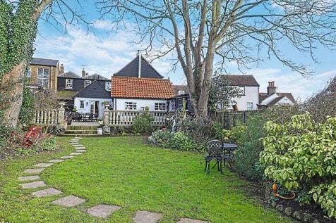 High Street, Ongar, CM5 6 bed house for sale