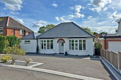 Billy Buns Lane, Wombourne, WV5 3 bed detached bungalow for sale