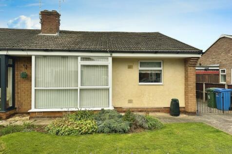 2 bedroom semi-detached bungalow for sale