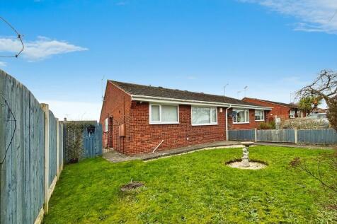 2 bedroom semi-detached bungalow for sale
