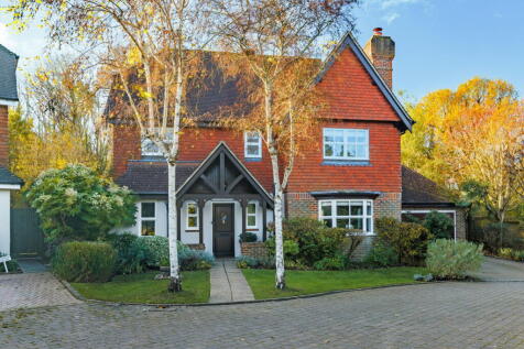 Goodwin Close, Edenbridge TN8 4 bed detached house for sale