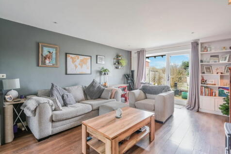 Lucilina Drive, Edenbridge TN8 2 bed end of terrace house for sale