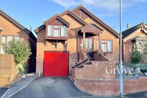 Spinners End Drive, Cradley Heath 2 bed detached house for sale