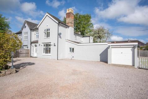 4 bedroom semi-detached house for sale