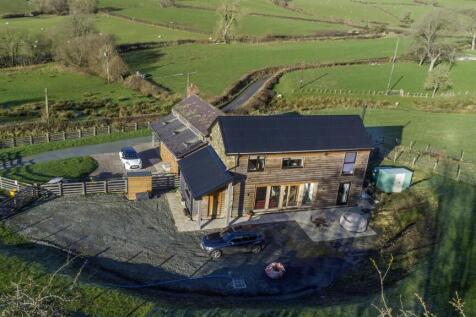Meifod 3 bed detached house for sale