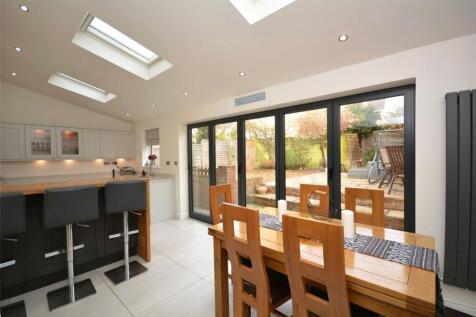 Stumps Close, Wakefield, West Yorkshire 4 bed detached house for sale