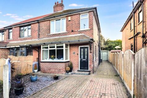 Farne Avenue, Wakefield, West Yorkshire 3 bed semi