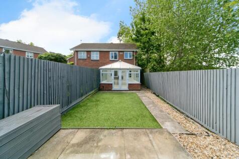 2 bedroom semi-detached house for sale