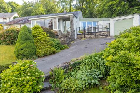 4 bedroom detached bungalow for sale