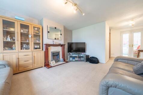 17 Coniston Drive, Kendal 3 bed terraced house for sale