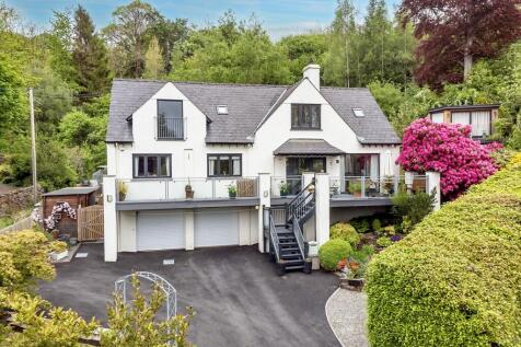 6 bedroom detached house for sale