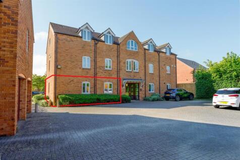 2 bedroom ground floor flat for sale