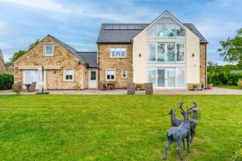 6 bedroom detached house for sale