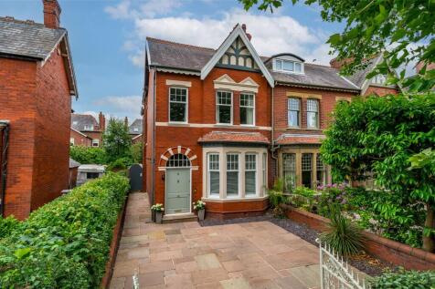 5 bedroom semi-detached house for sale
