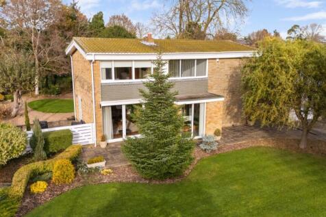 Hawthorne Avenue, New Waltham... 3 bed detached house for sale
