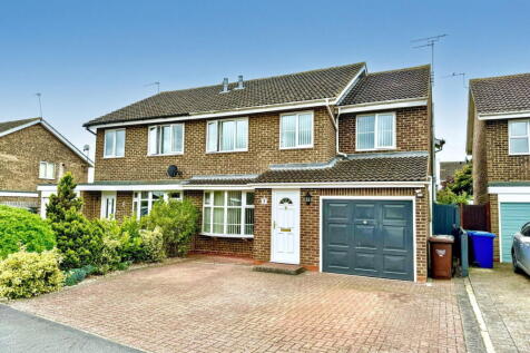 5 bedroom semi-detached house for sale