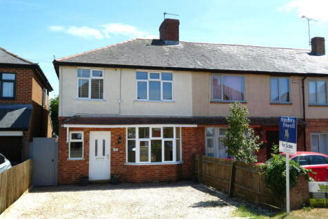 Astrop Road, Middleton Cheney 3 bed semi