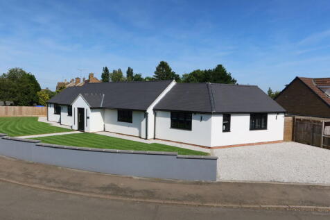 Margaret Road, Twyford 4 bed detached bungalow for sale