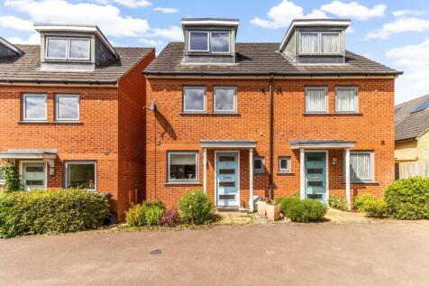 3 bedroom semi-detached house for sale