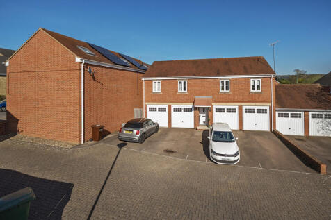 Renard Rise, Stonehouse... 2 bed detached house for sale