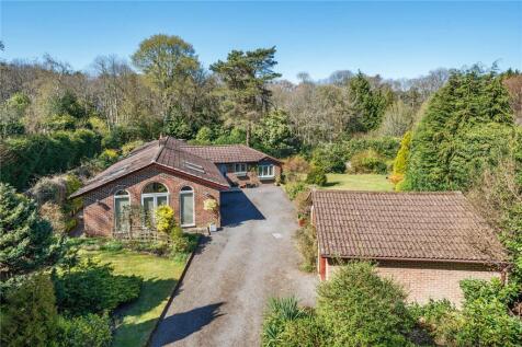 Hill Brow, Liss, Hampshire, GU33 4 bed bungalow for sale